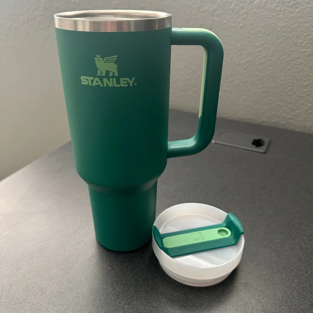 Stanley Alpine Green 40oz Tumbler - Picture 1 of 7